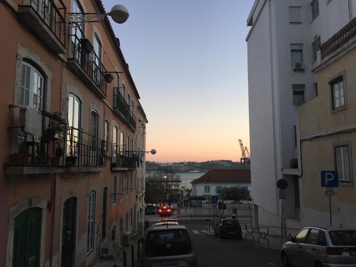 Romantic Apartment + Tejo River View Lisbon Exterior photo